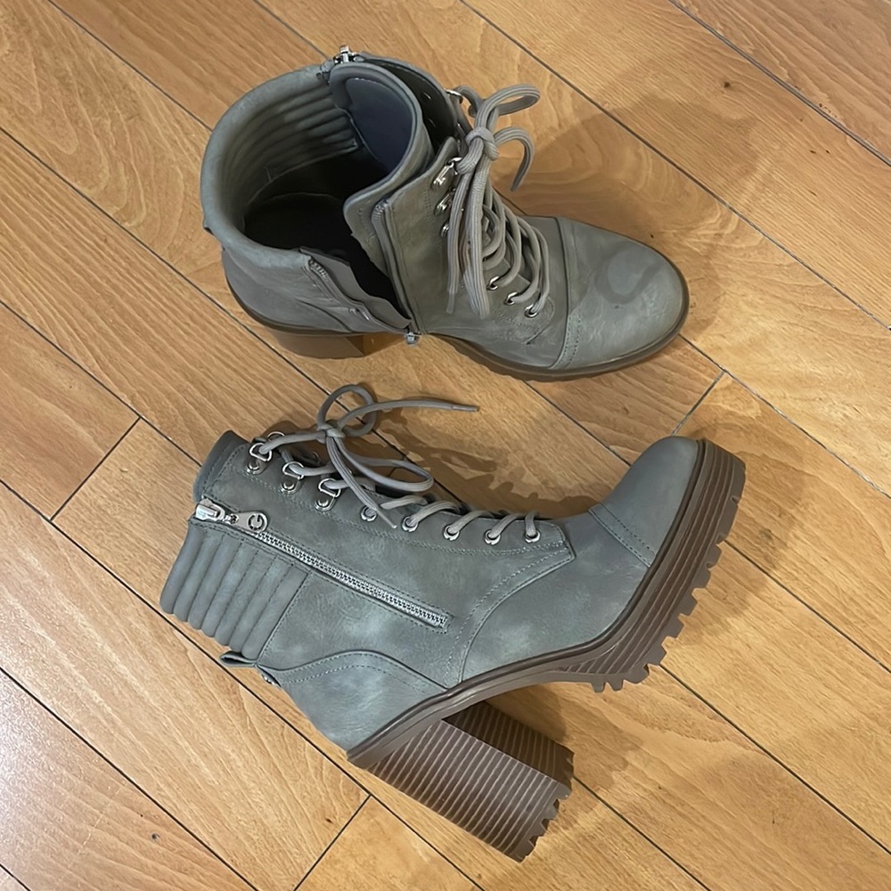 GBG Los Angeles heeled booties